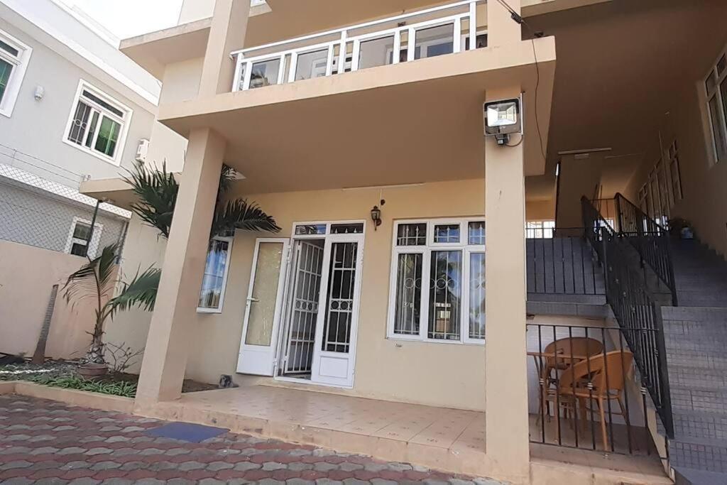 Ground Floor Lovely Two Bedrooms Apartment Flic en Flac Ngoại thất bức ảnh