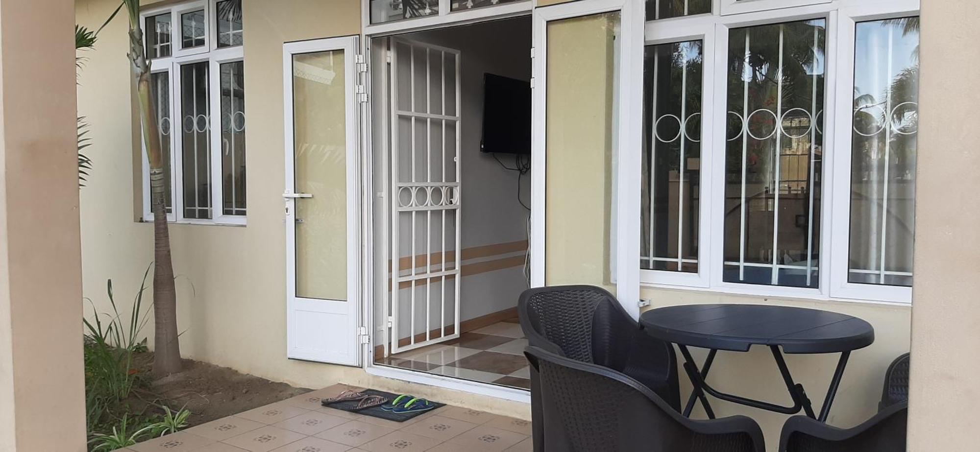 Ground Floor Lovely Two Bedrooms Apartment Flic en Flac Ngoại thất bức ảnh